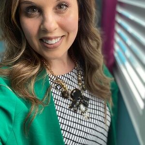 WORTHINGTON Flutter Sleeve Black & White Sleeveless Top with Zipper Back Detail